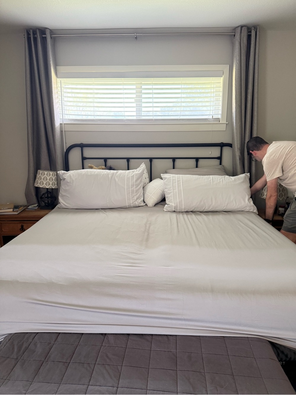 Quince Organic Bamboo Viscose King Fitted Sheet – Light Grey